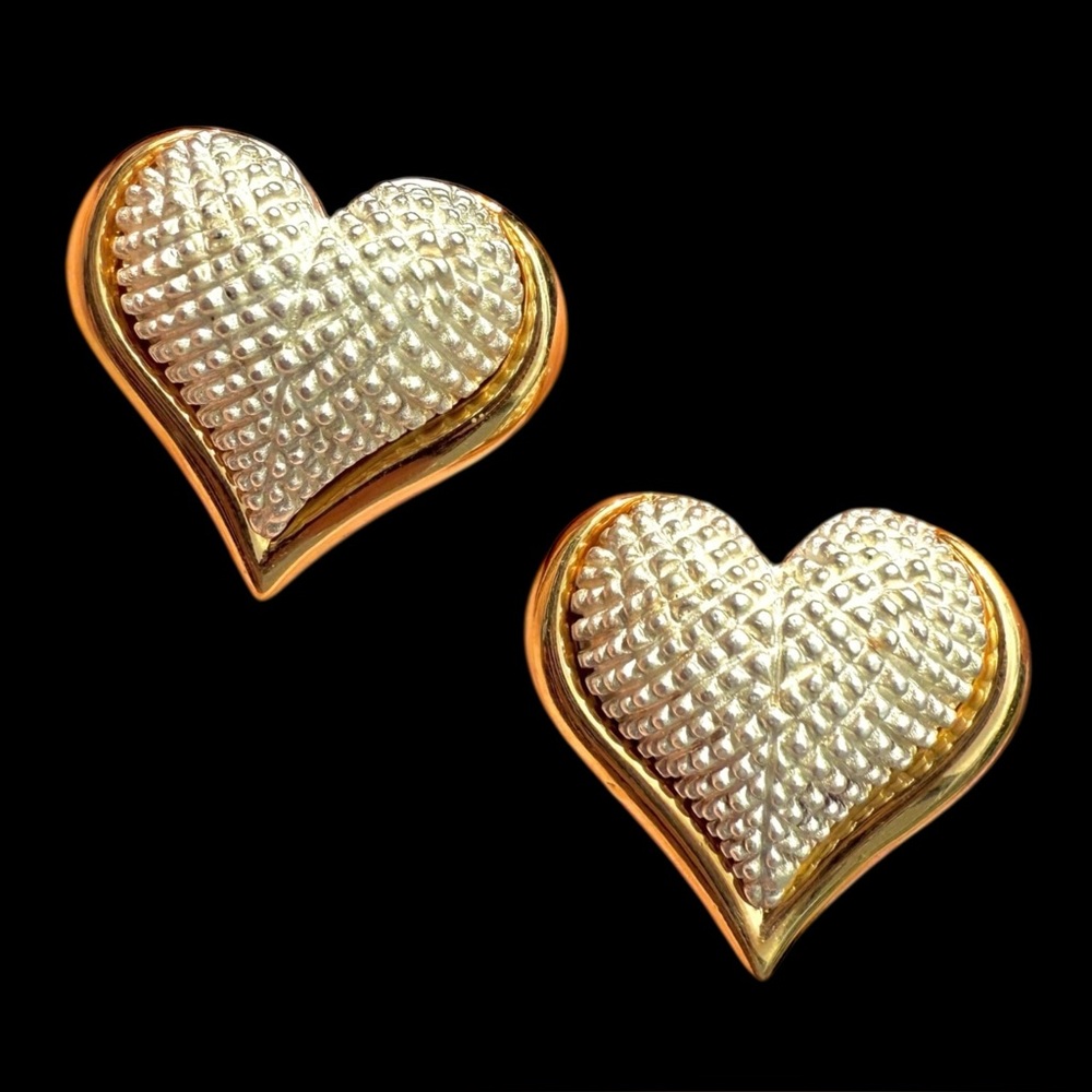 SIGNED DESIGNER Andre Courreges Paris Vintage Gold Tone Heart Clip On Earrings